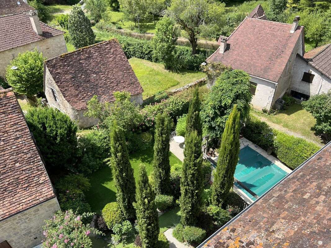 Rare dans le secteur, Tour de guet médiévale et maison d'amis avec piscine au cœur du parc naturel - photo 16