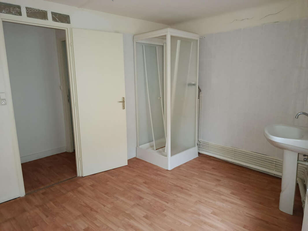 Appartement à VIC-SUR-SEILLE