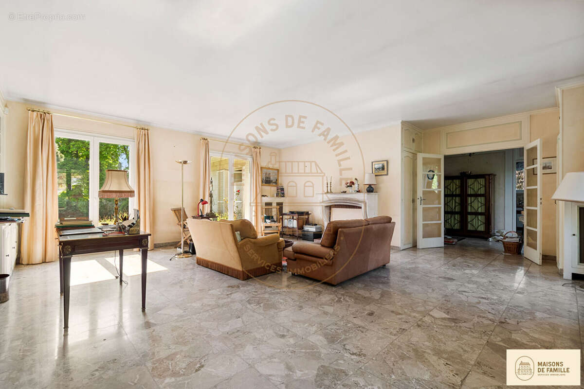 Maison à LE VESINET