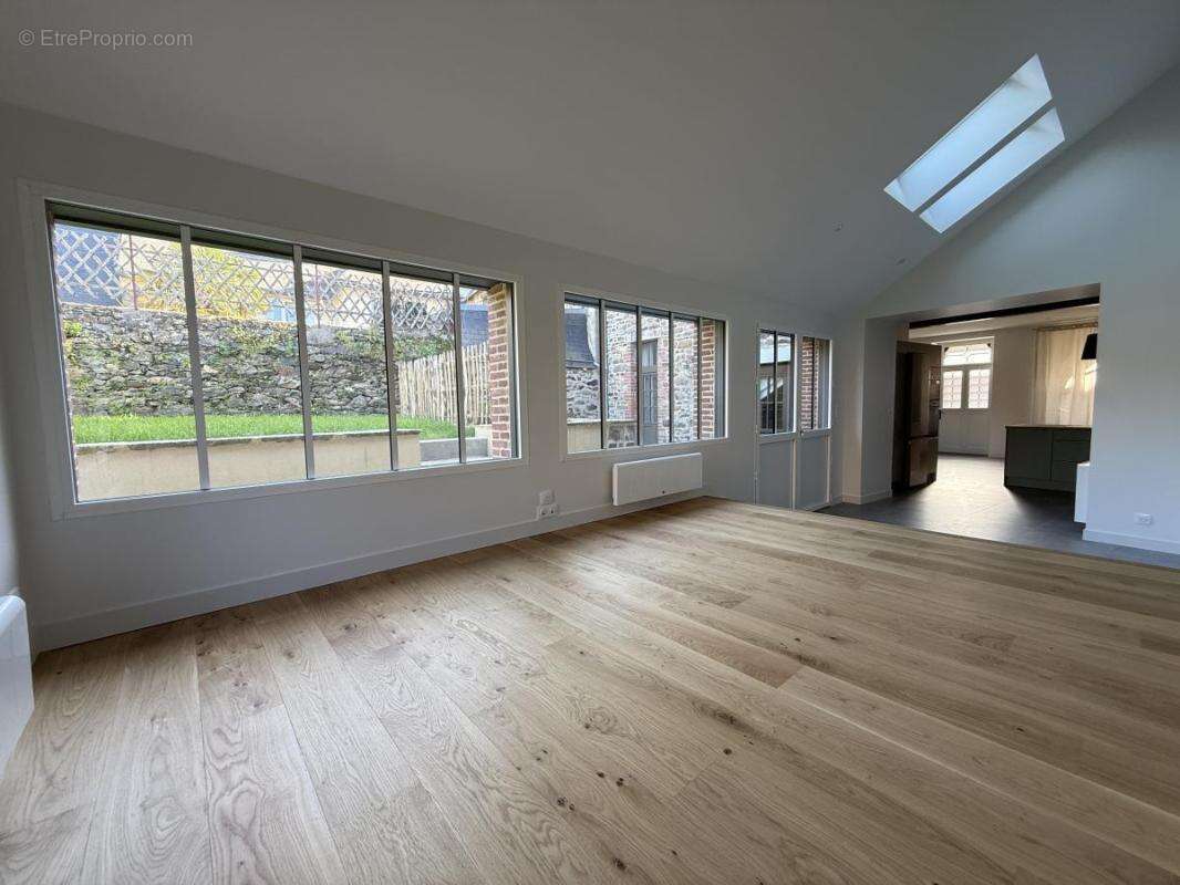 Maison à SAINT-SULIAC