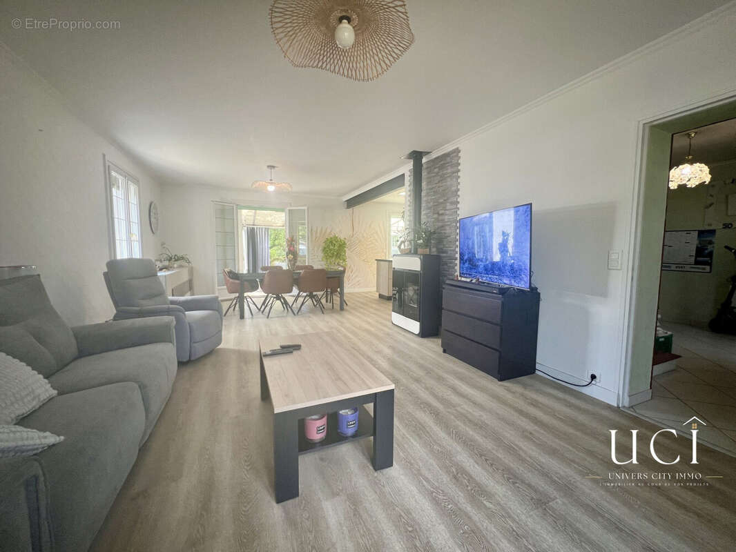Maison 131 m² à Montbert  - photo 2