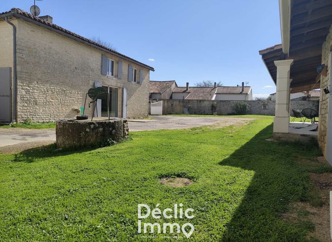 Maison en pierres avec dépendances - photo 5