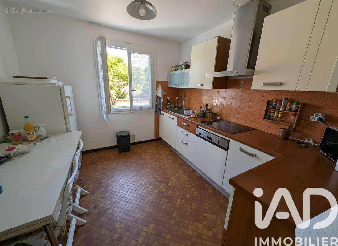 Maison 86 m² à Montignac-Charente  - photo 4
