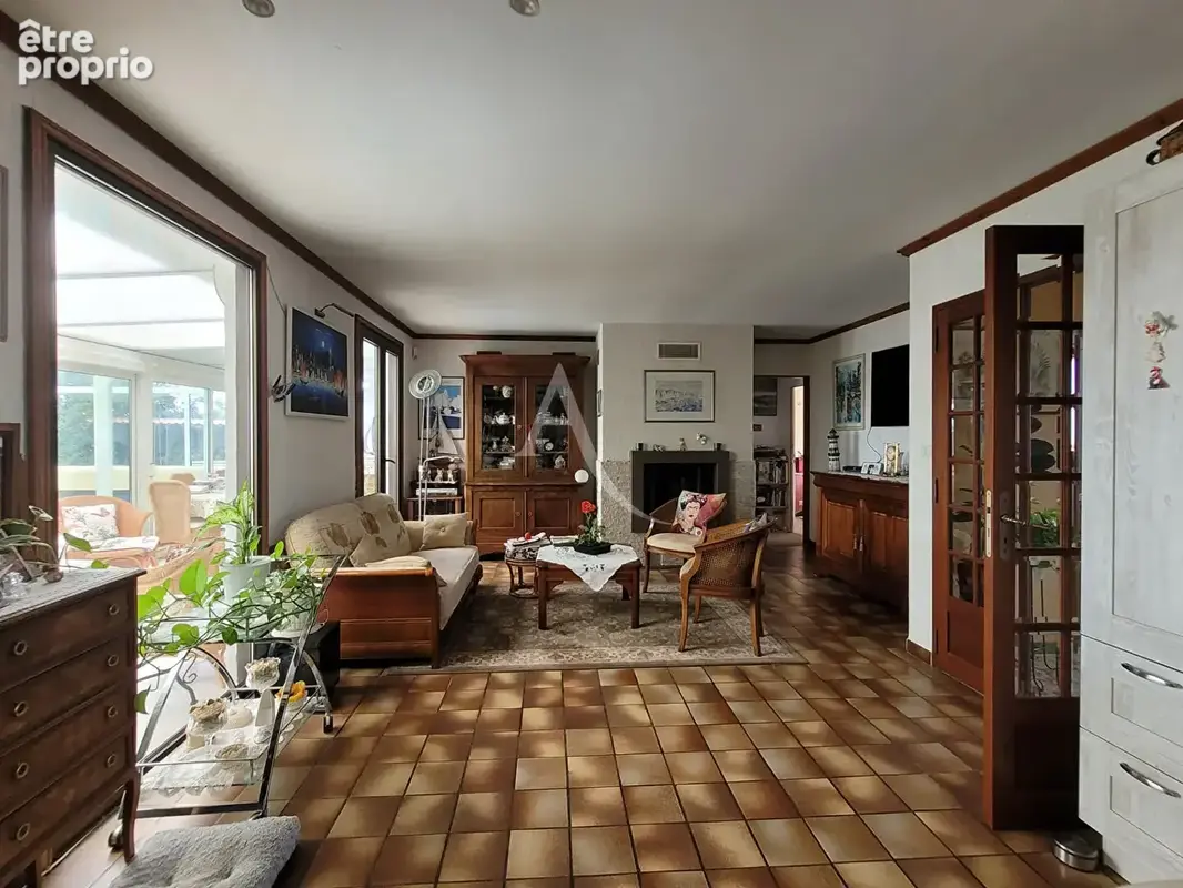 Maison de plain-pied avec piscine à La Jarrie - photo 3