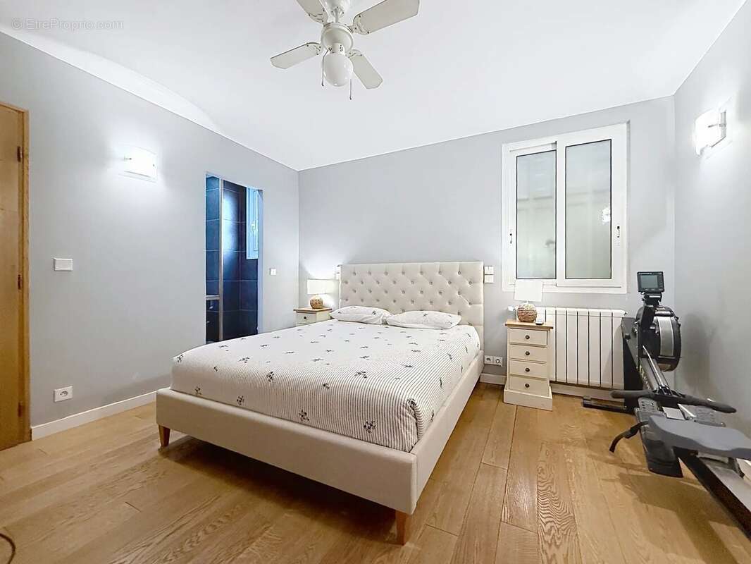 Antibes Centre : Élégant appartement 4 pièces à deux pas du Port Vauban - photo 8
