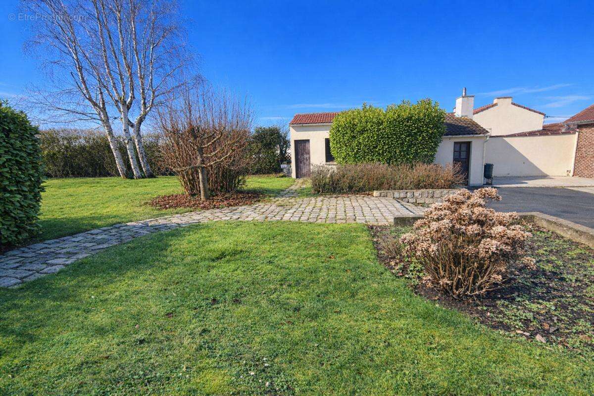 Maison à ALLOUAGNE