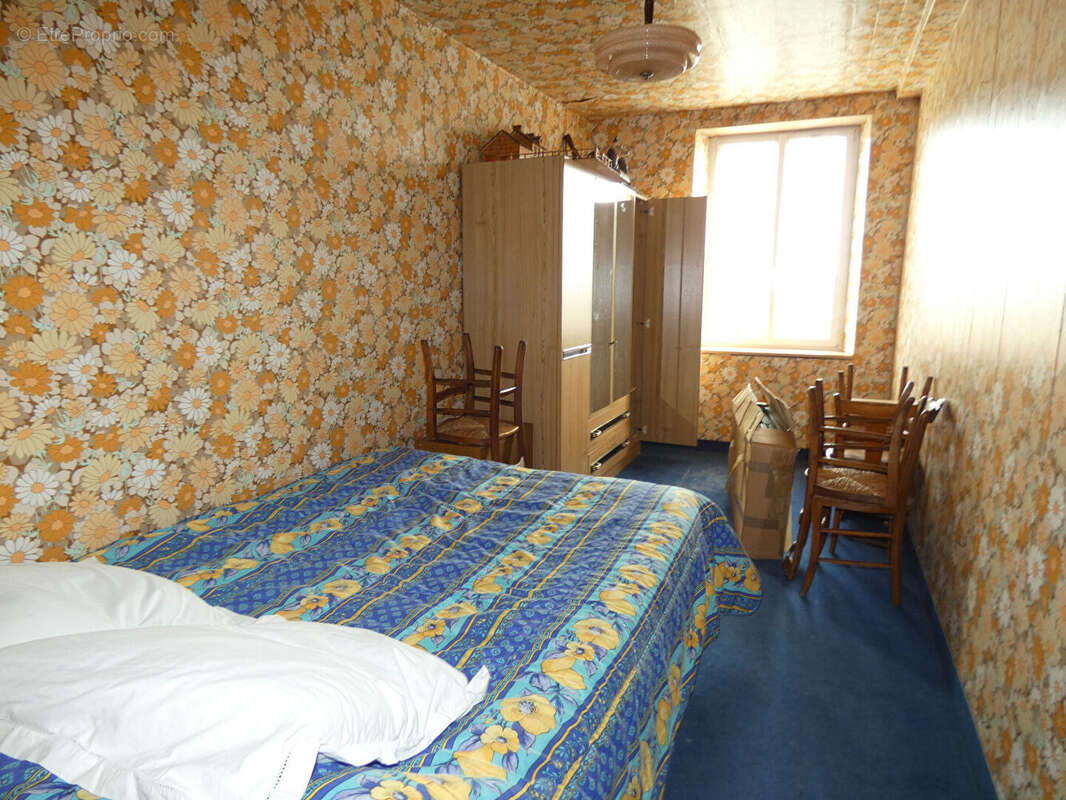 Maison à FOUGEROLLES-DU-PLESSIS