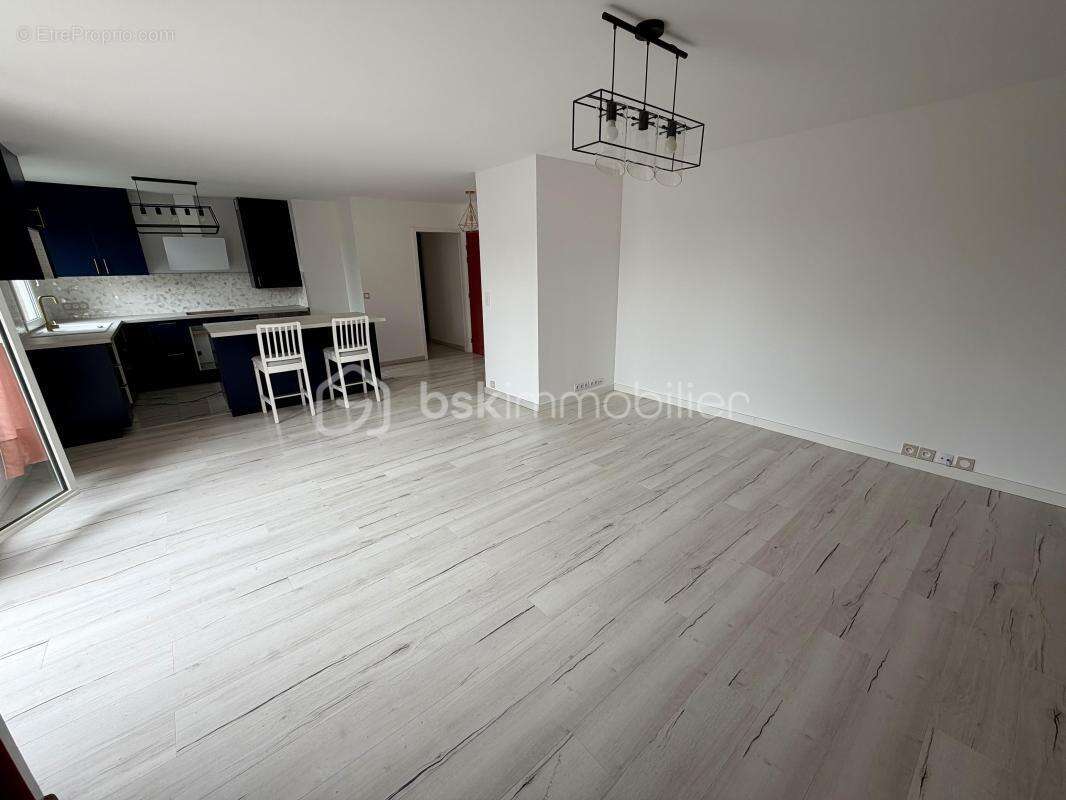 Appartement à MOISSY-CRAMAYEL