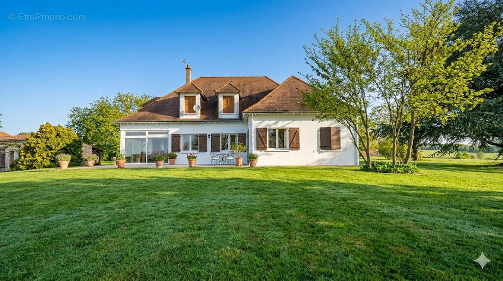 Maison à THURE