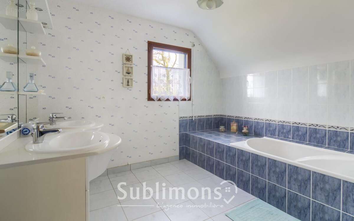 Maison à NOYAL-MUZILLAC