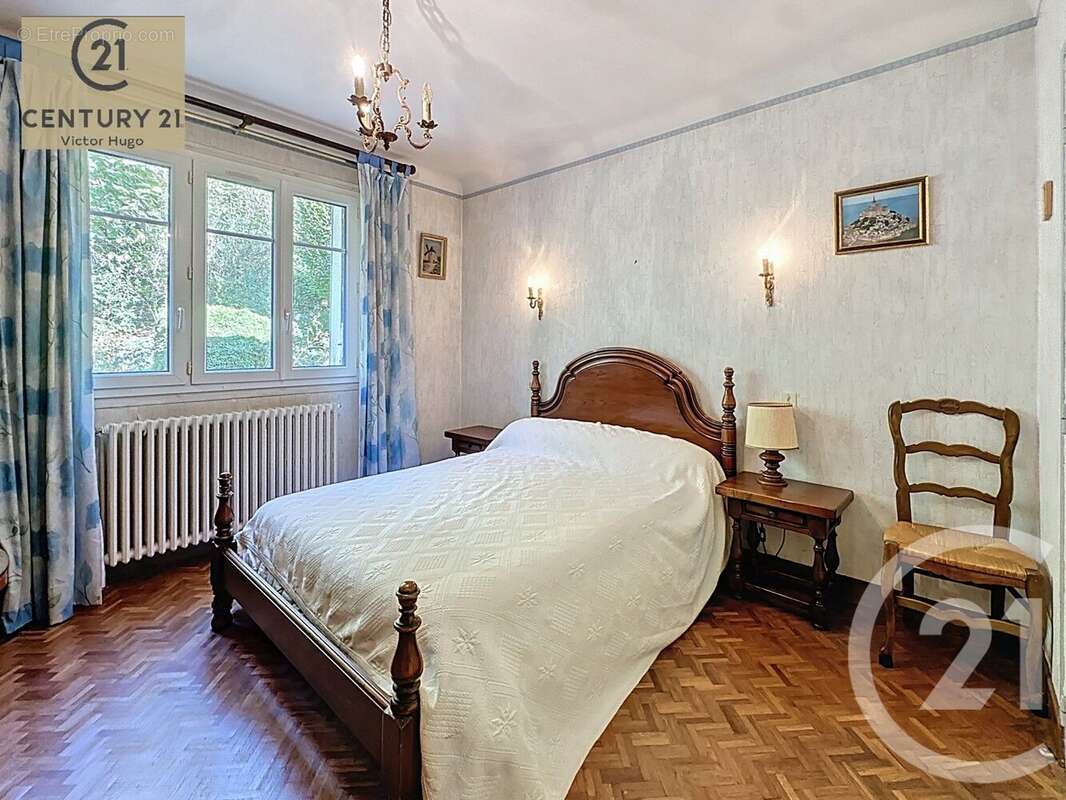 Maison à LE PALAIS-SUR-VIENNE