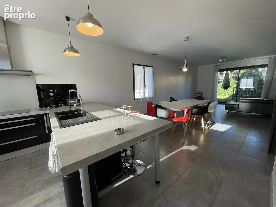 Gradignan - Rue St François Xavier - Belle Maison 4 Ch. - photo 2
