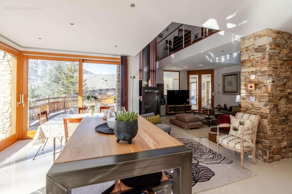 Photo 6 - Maison à LA SALLE-LES-ALPES