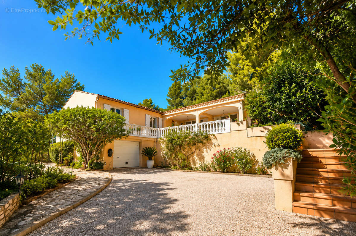Maison à HYERES
