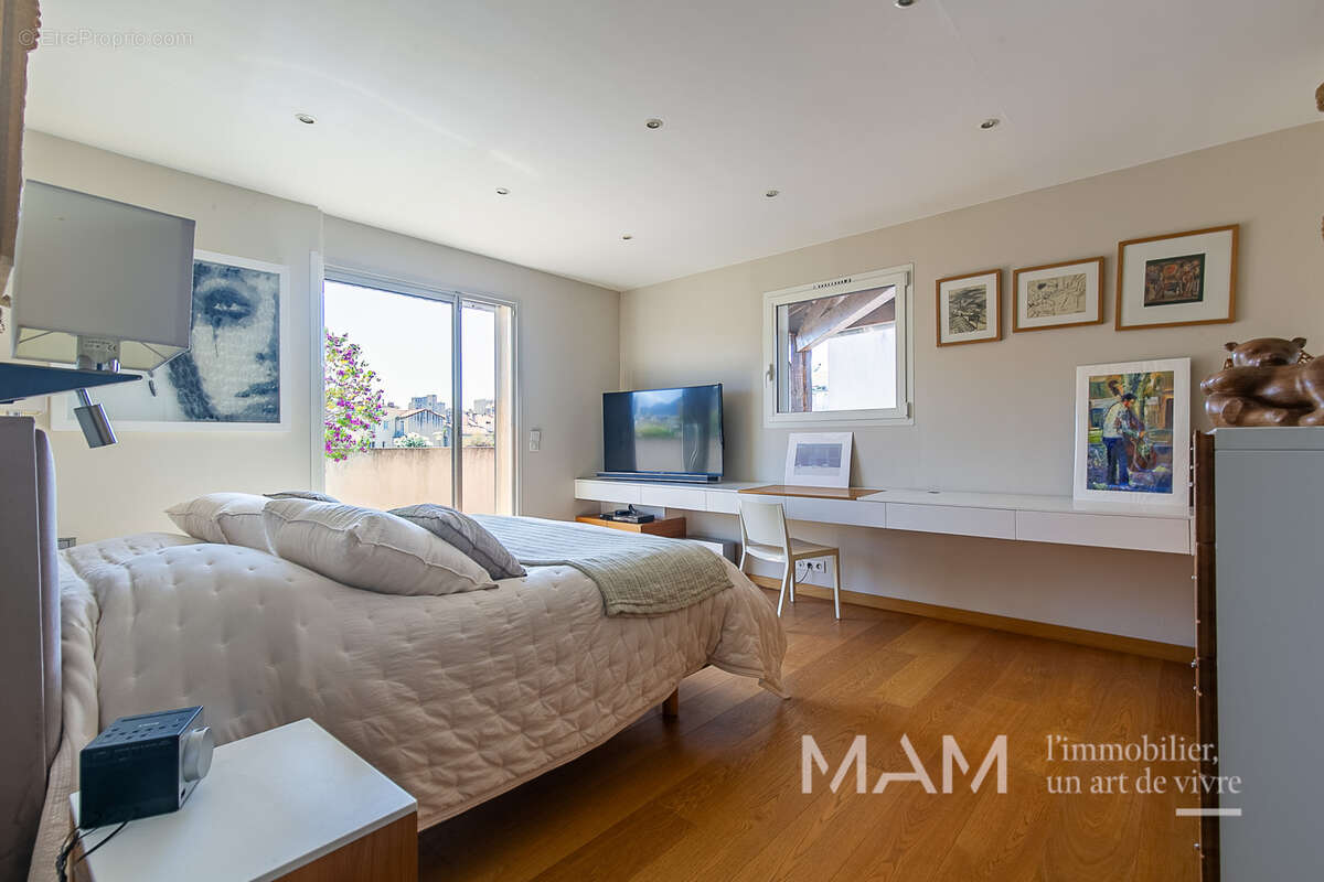Appartement à MARSEILLE-6E