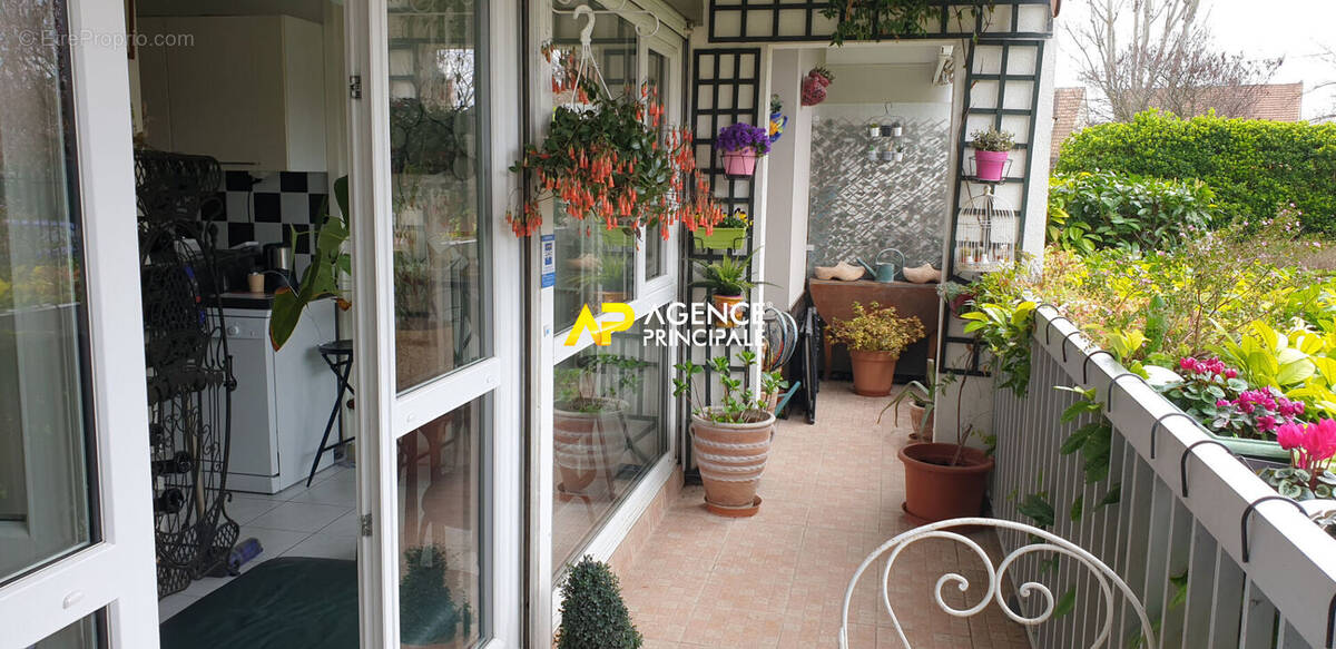 Appartement à SARTROUVILLE