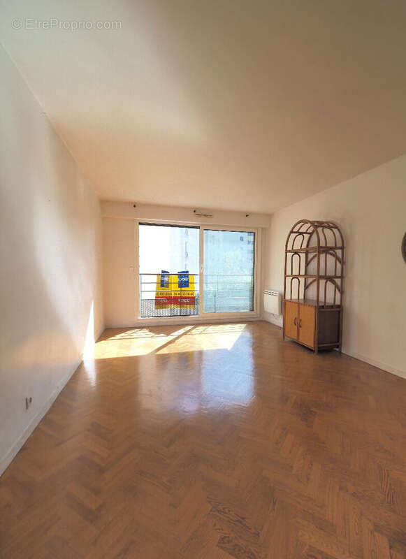 Appartement à PARIS-20E