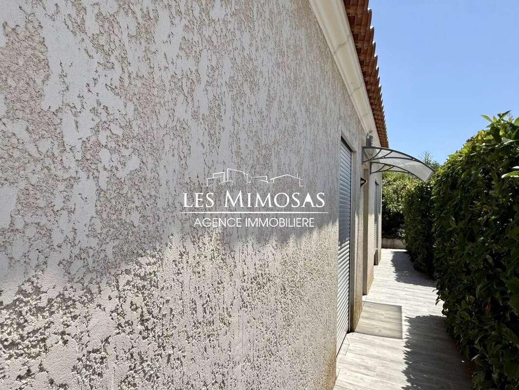 Maison à ROQUEBRUNE-SUR-ARGENS