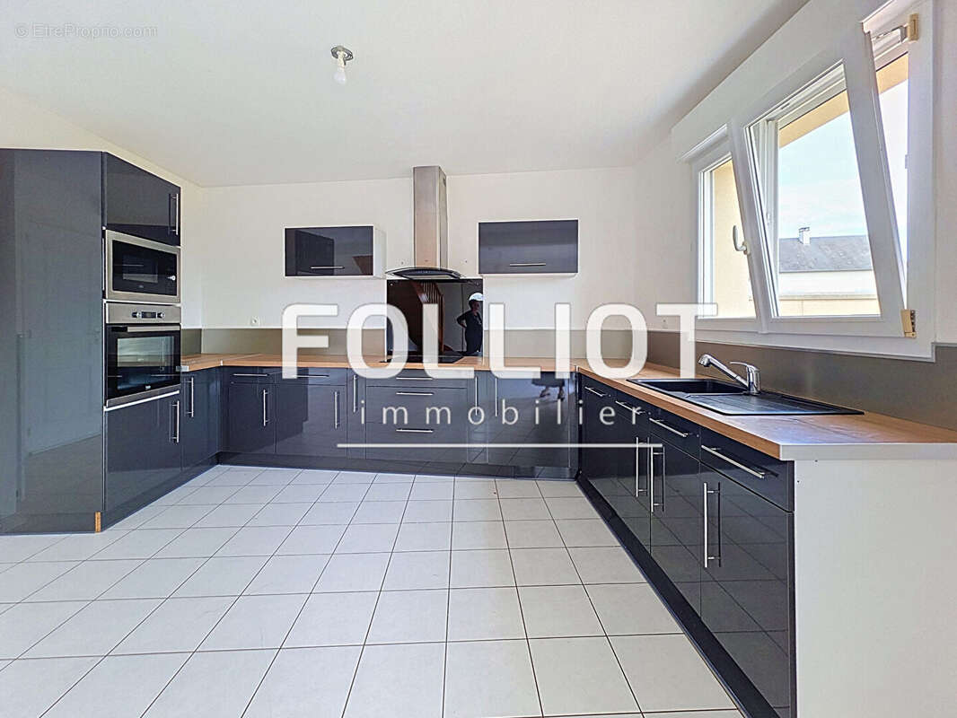 Maison 5 pièces à vendre à Bréhal - 50290 - Centre - photo 8