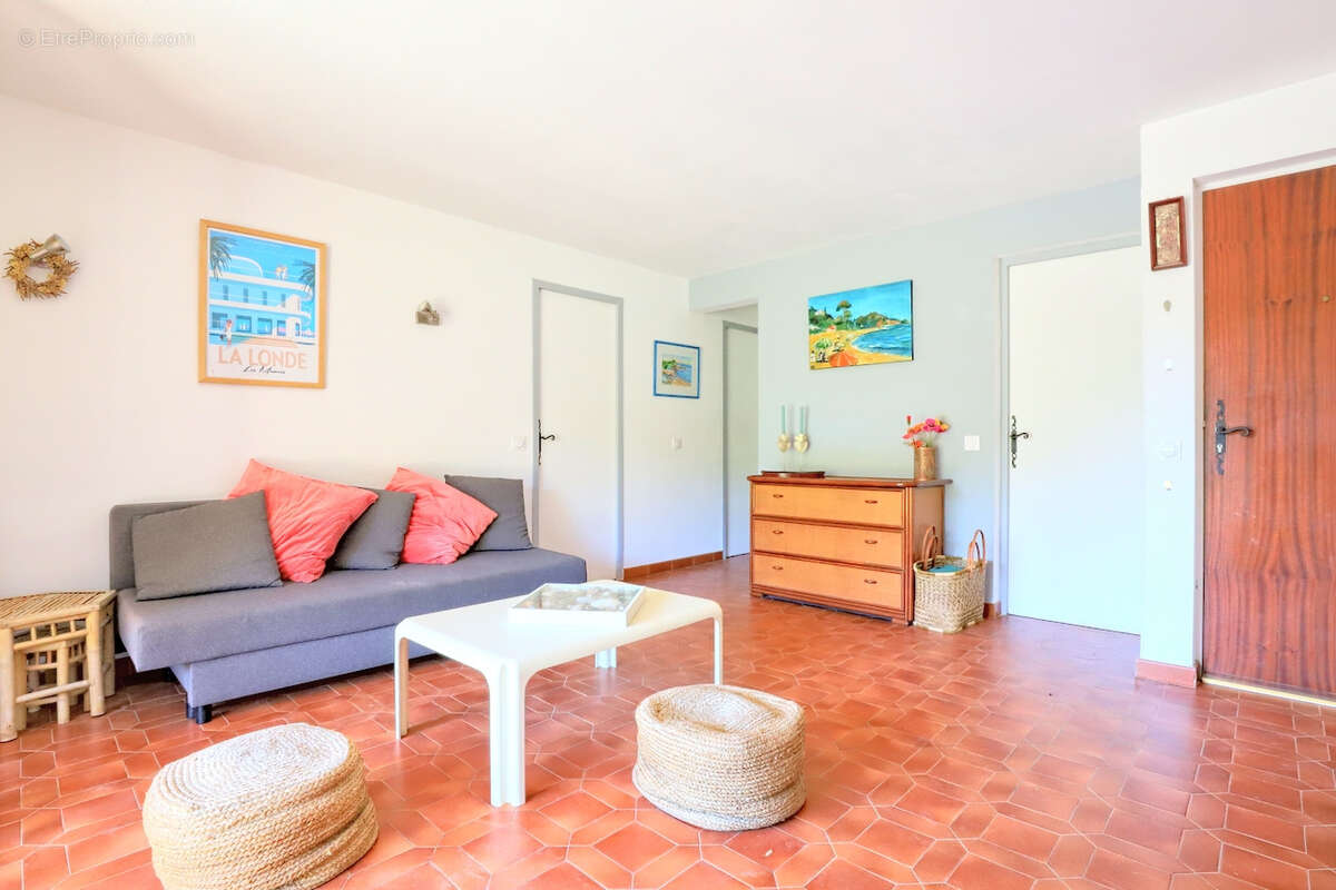 Appartement à LA LONDE-LES-MAURES