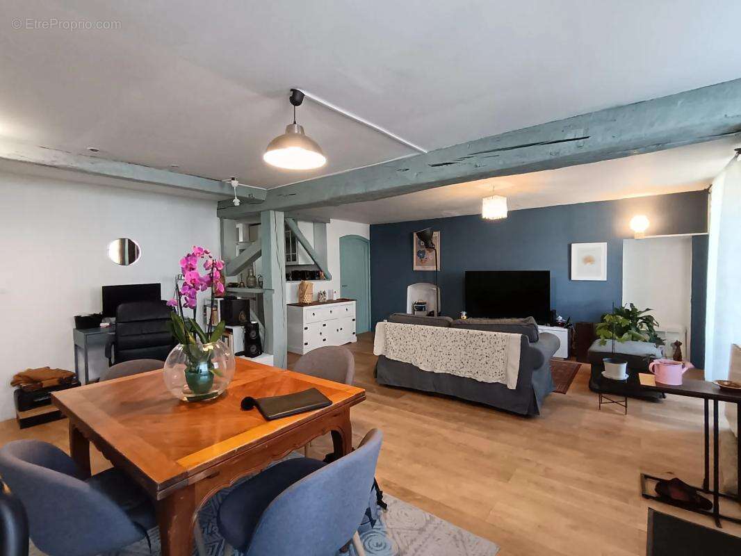 Maison à SAINT-CYR-SUR-MORIN