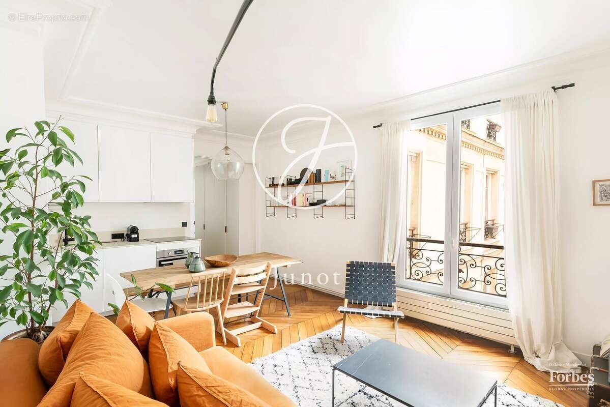 Appartement à PARIS-9E