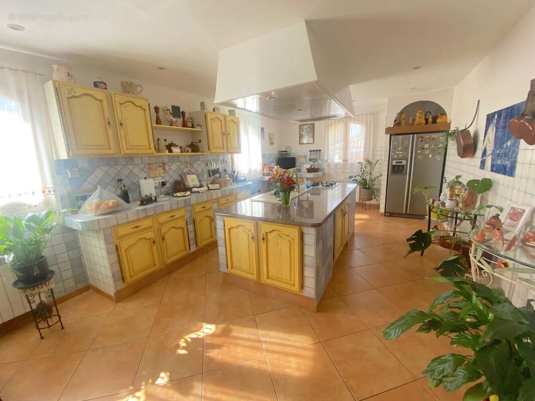 Maison à FLASSANS-SUR-ISSOLE