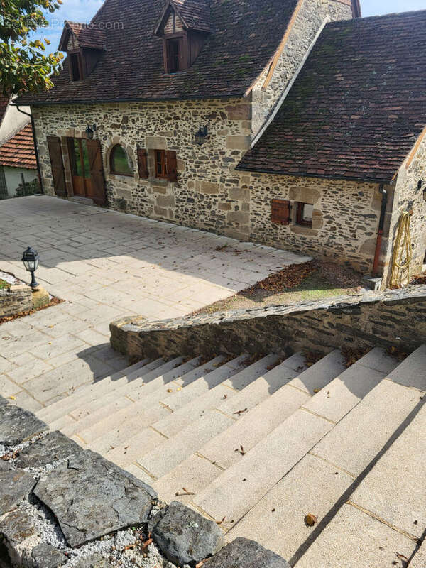 Maison à LACAPELLE-MARIVAL