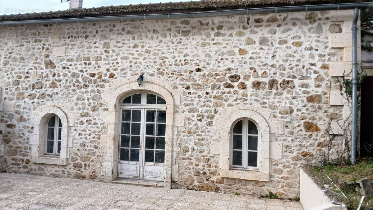 Maison à COURGEAC