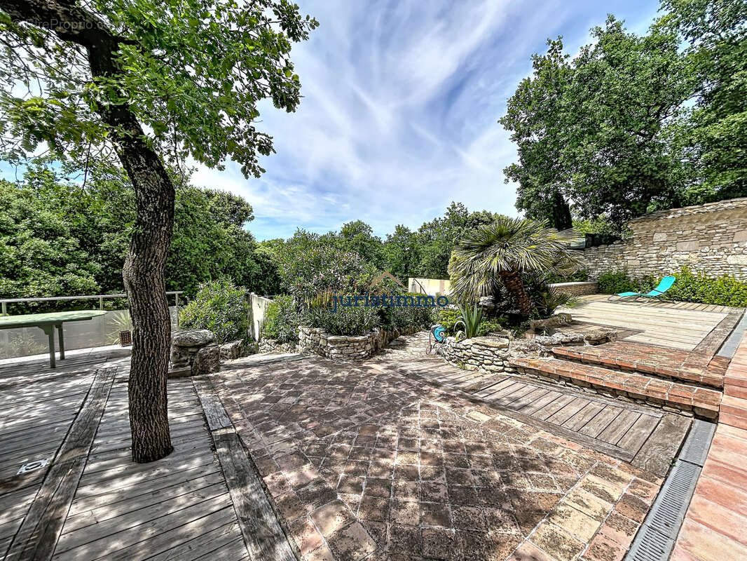 Maison à SAINT-PAUL-TROIS-CHATEAUX