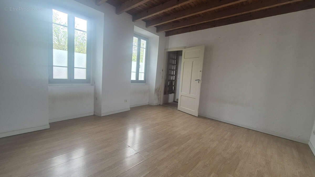 Maison à SALLES-SUR-L&#039;HERS