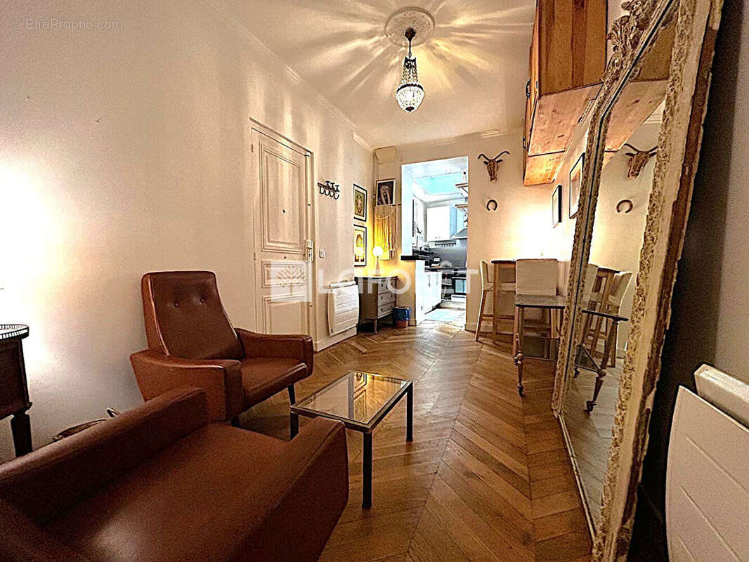 Appartement à PARIS-16E