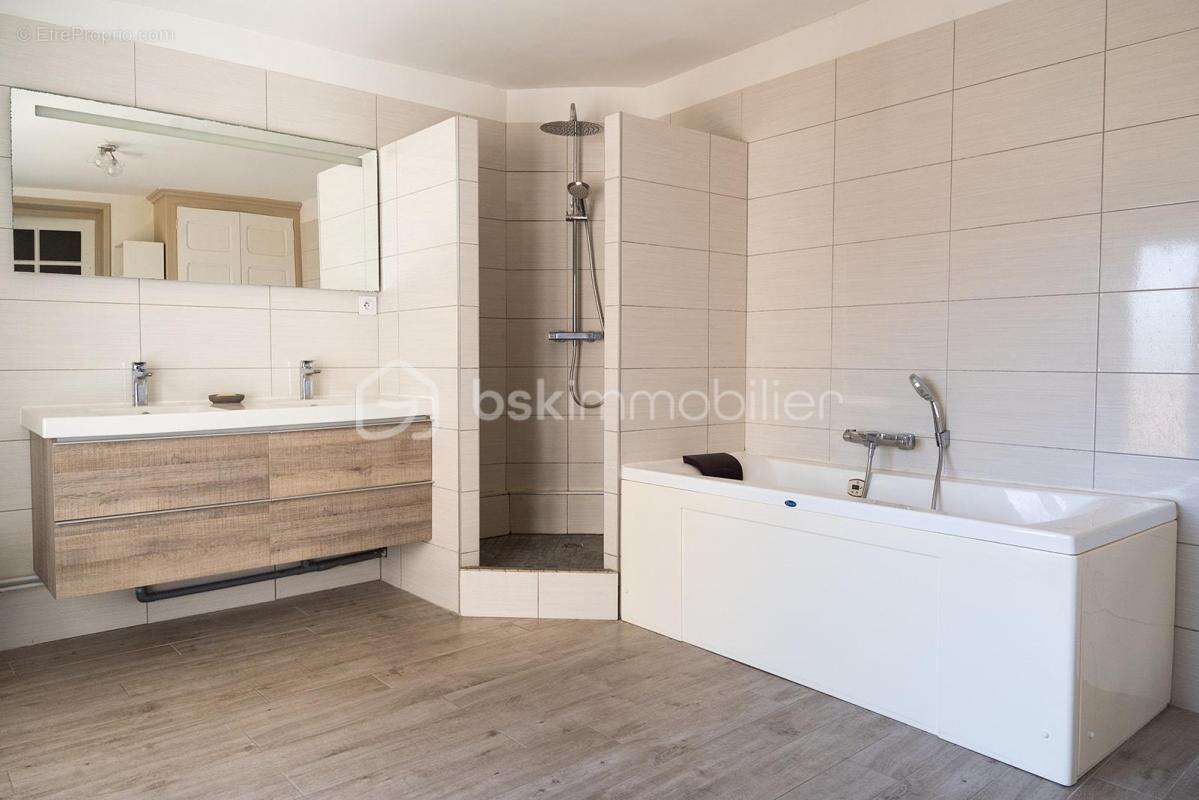 Maison à BOURG-SAINT-ANDEOL