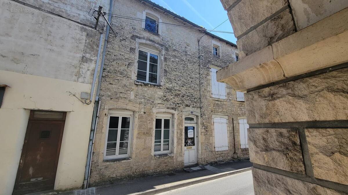 Maison à RUFFEC