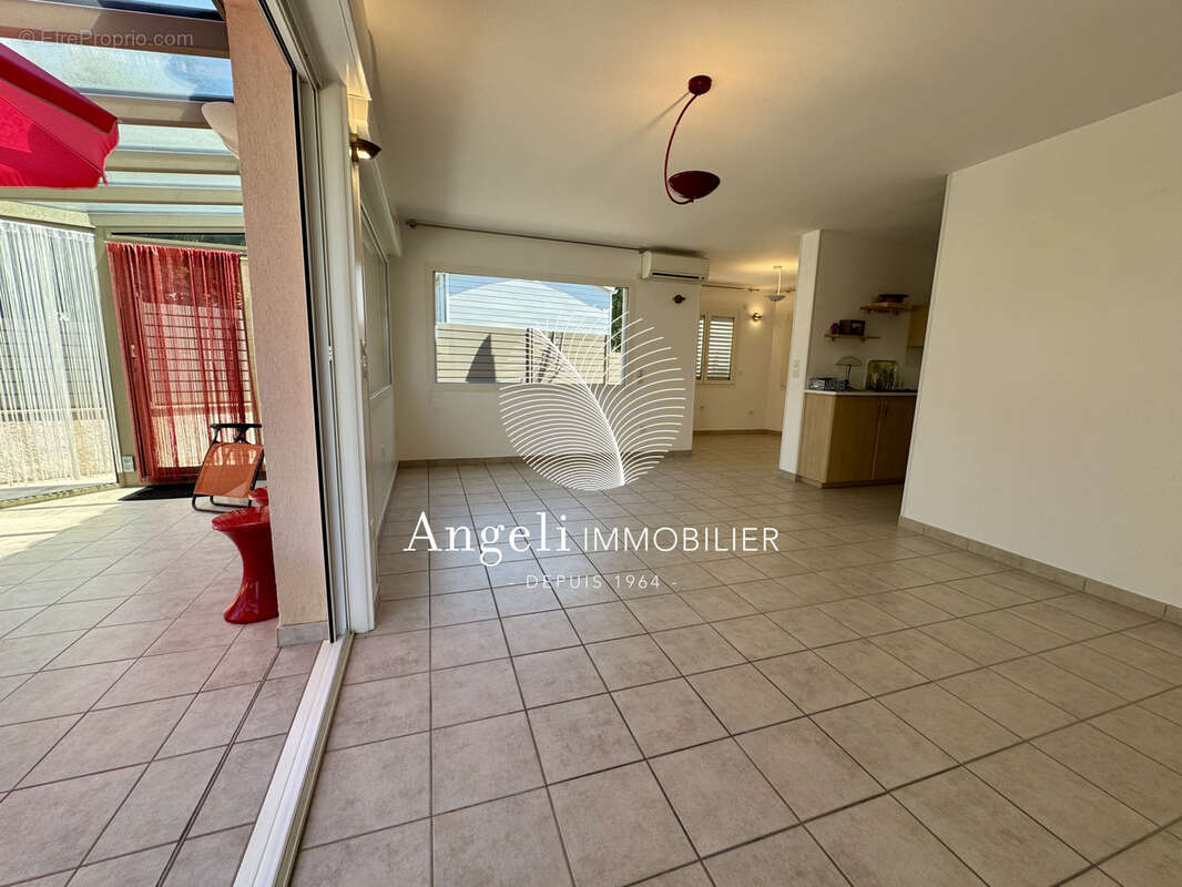 Maison à ROQUEBRUNE-SUR-ARGENS