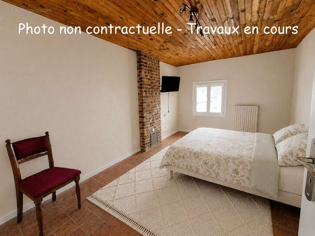 Maison de caractère rénovée avec grand jardin, garage et dépendances - photo 12