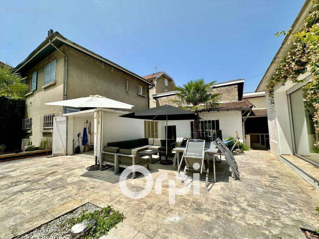 Maison à VILLARD-BONNOT