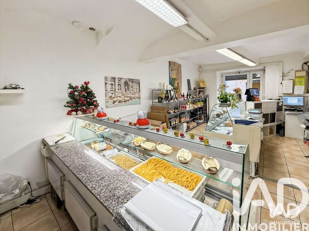 Photo 2 - Commerce à SAINT-MAXIMIN-LA-SAINTE-BAUME