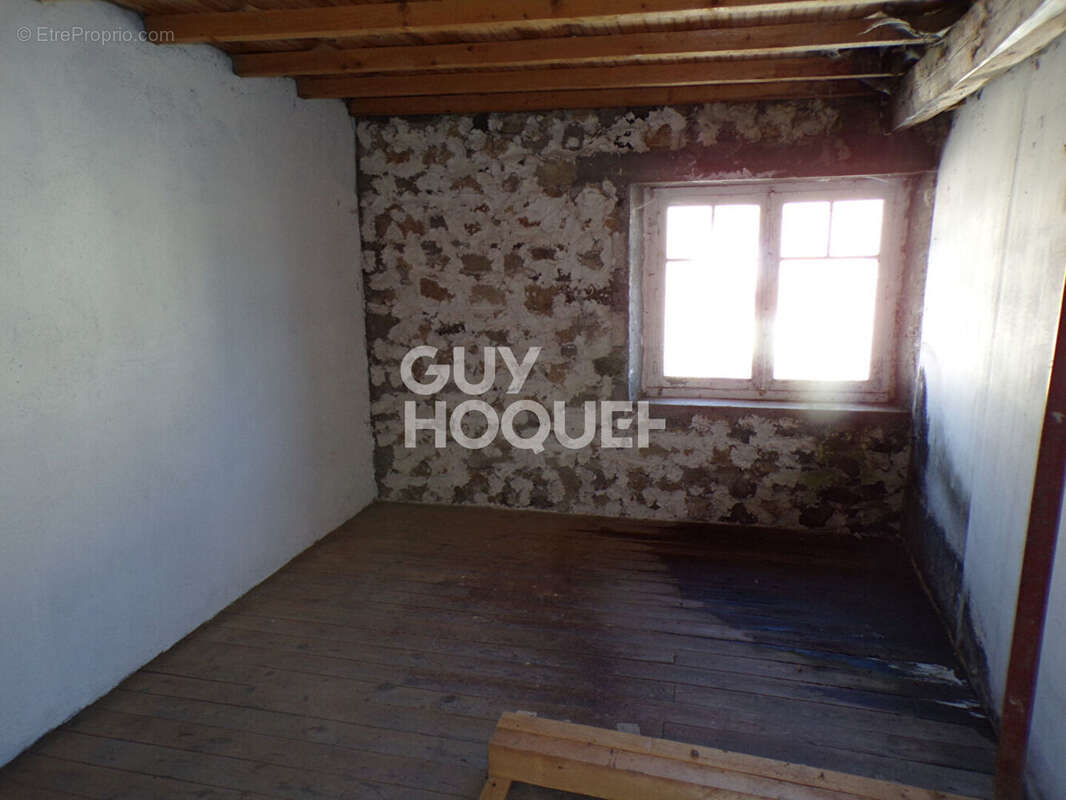 Maison à FIX-SAINT-GENEYS