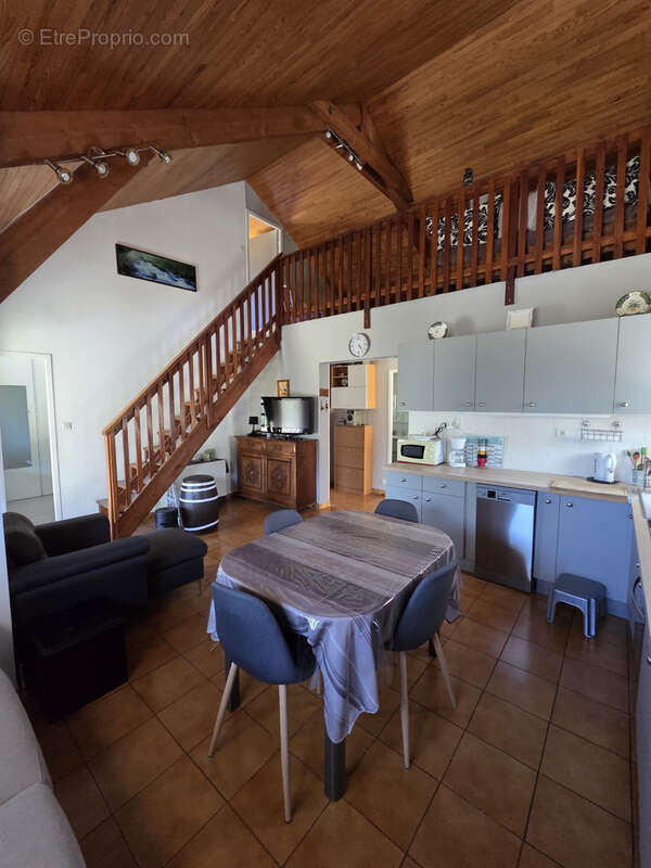 Maison à ENCHASTRAYES