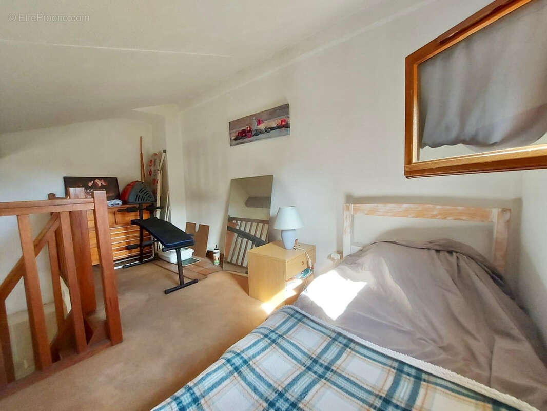Appartement à TOURRETTES