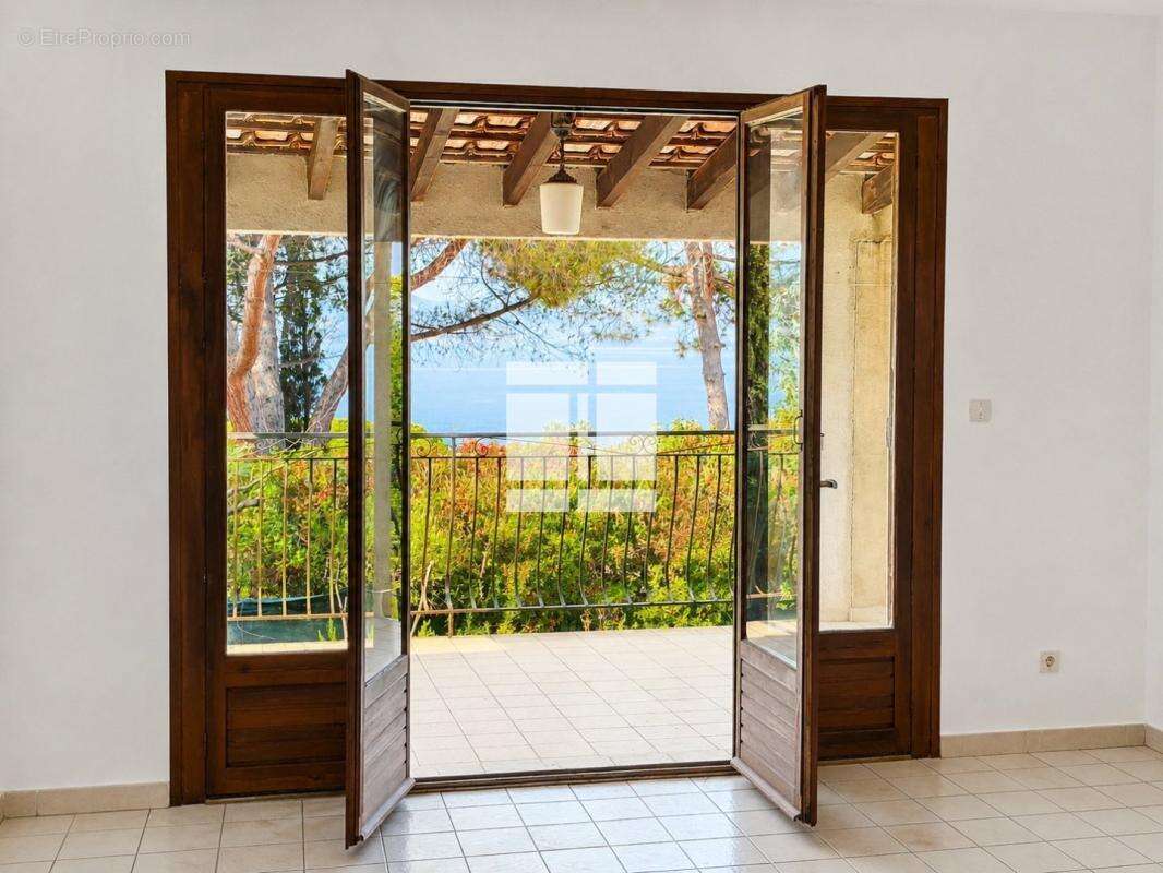 Villa a renover - vue mer - ruppione - photo 4