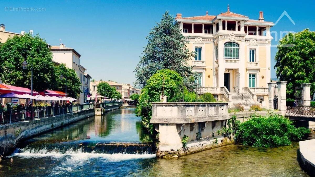 Terrain à L'ISLE-SUR-LA-SORGUE