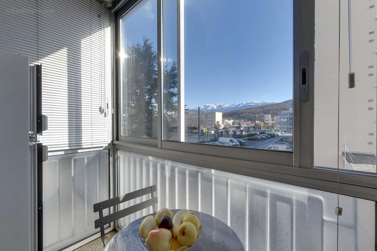 Appartement à LE PONT-DE-CLAIX