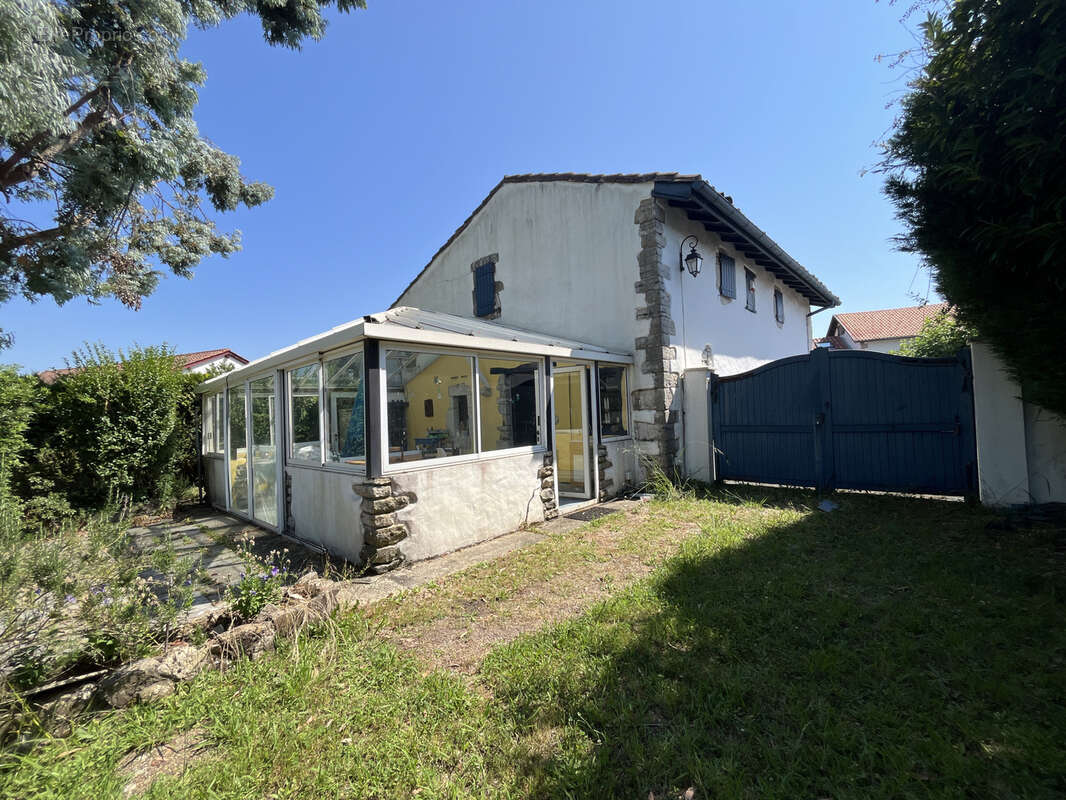 Maison à MOUGUERRE