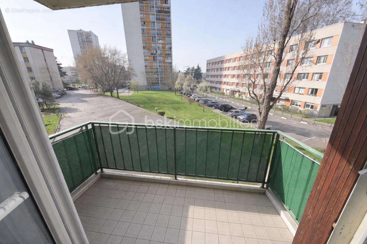 Appartement à LA COURNEUVE