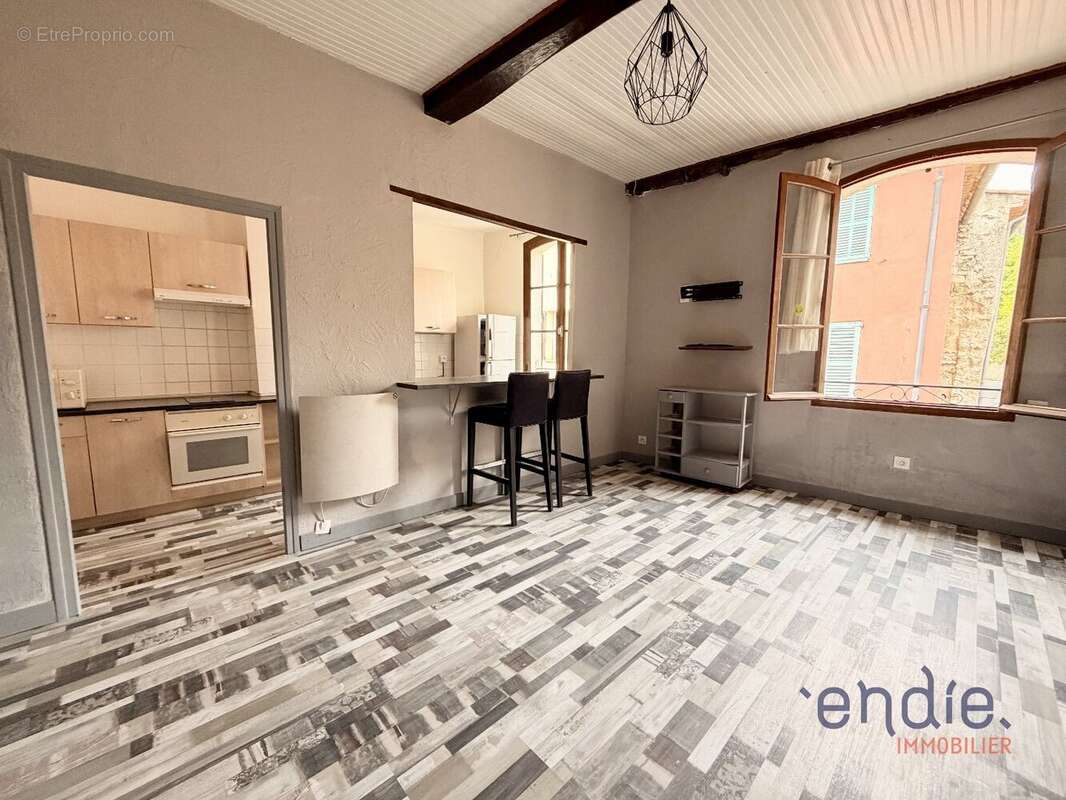 Appartement à LORGUES