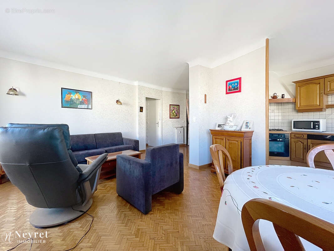 Appartement à SAINT-ETIENNE