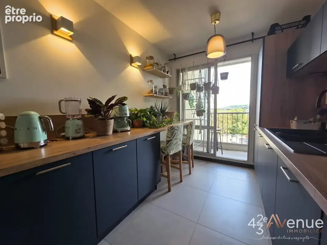 Appartement 91 m² à Saint-Etienne  - photo 7