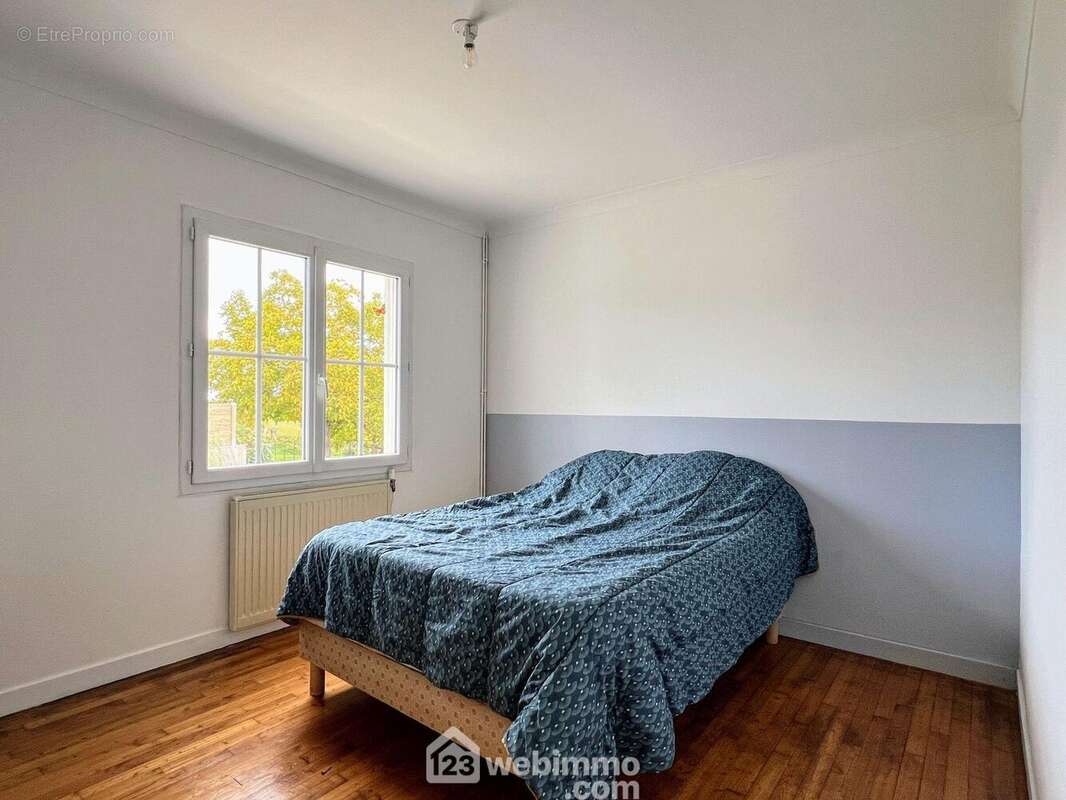 L&#039;espace nuit se compose de 3 chambres... - Maison à MURS-ERIGNE